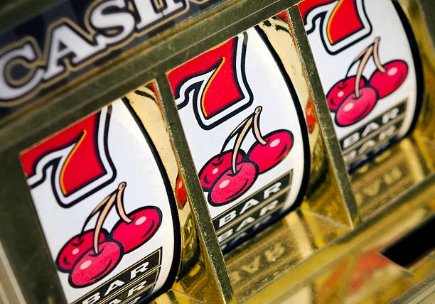 pakjp Bingo game lobby showing active games, prize pools, and card purchase options
